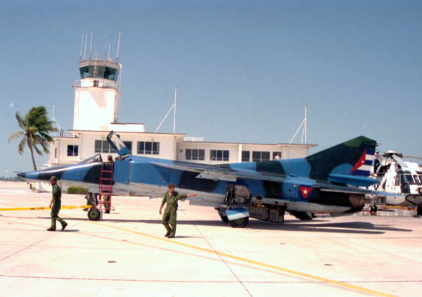 Cuban_MiG-27_-2.jpg