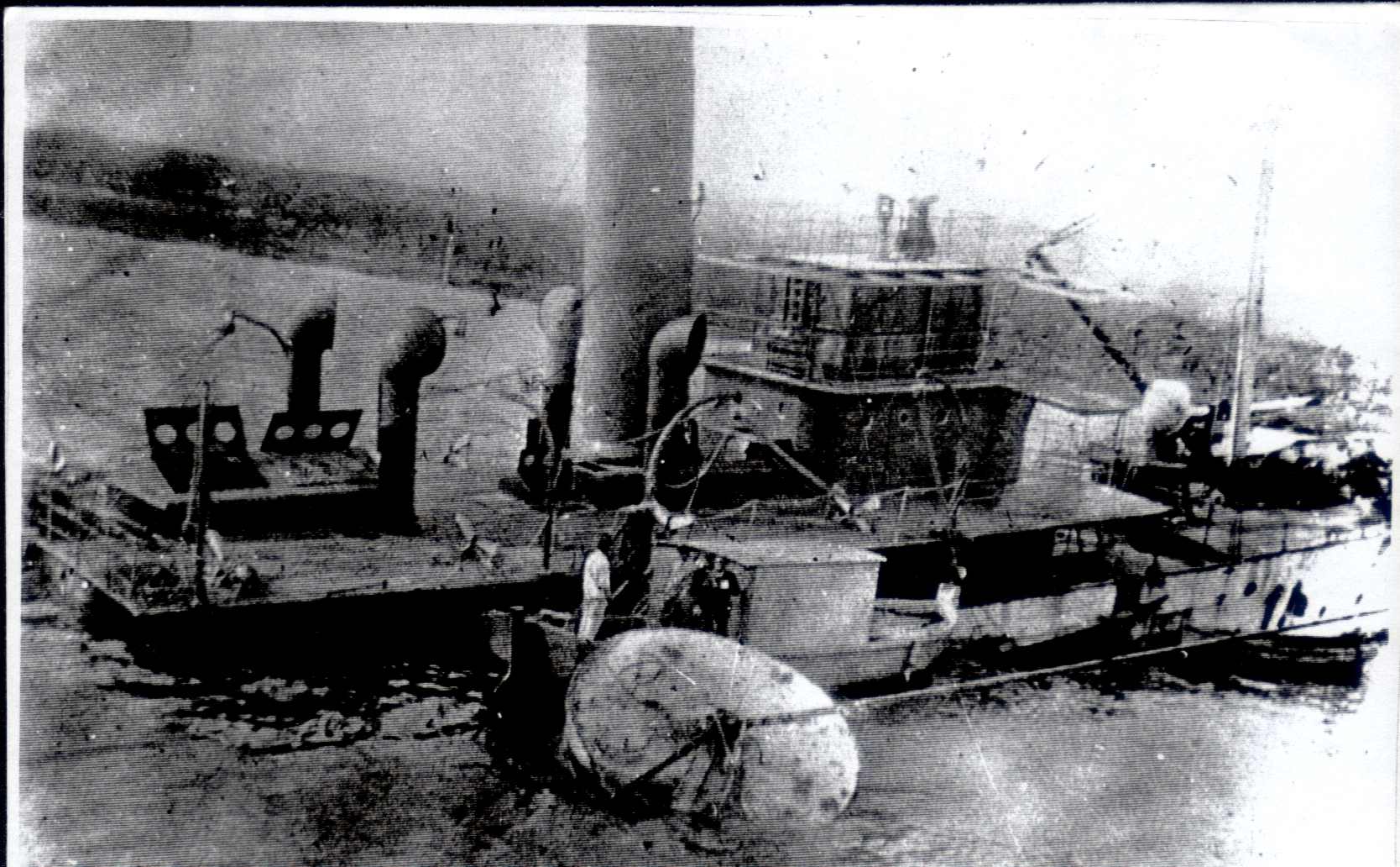 Ganboat Grozny sank in Bizerta.jpg