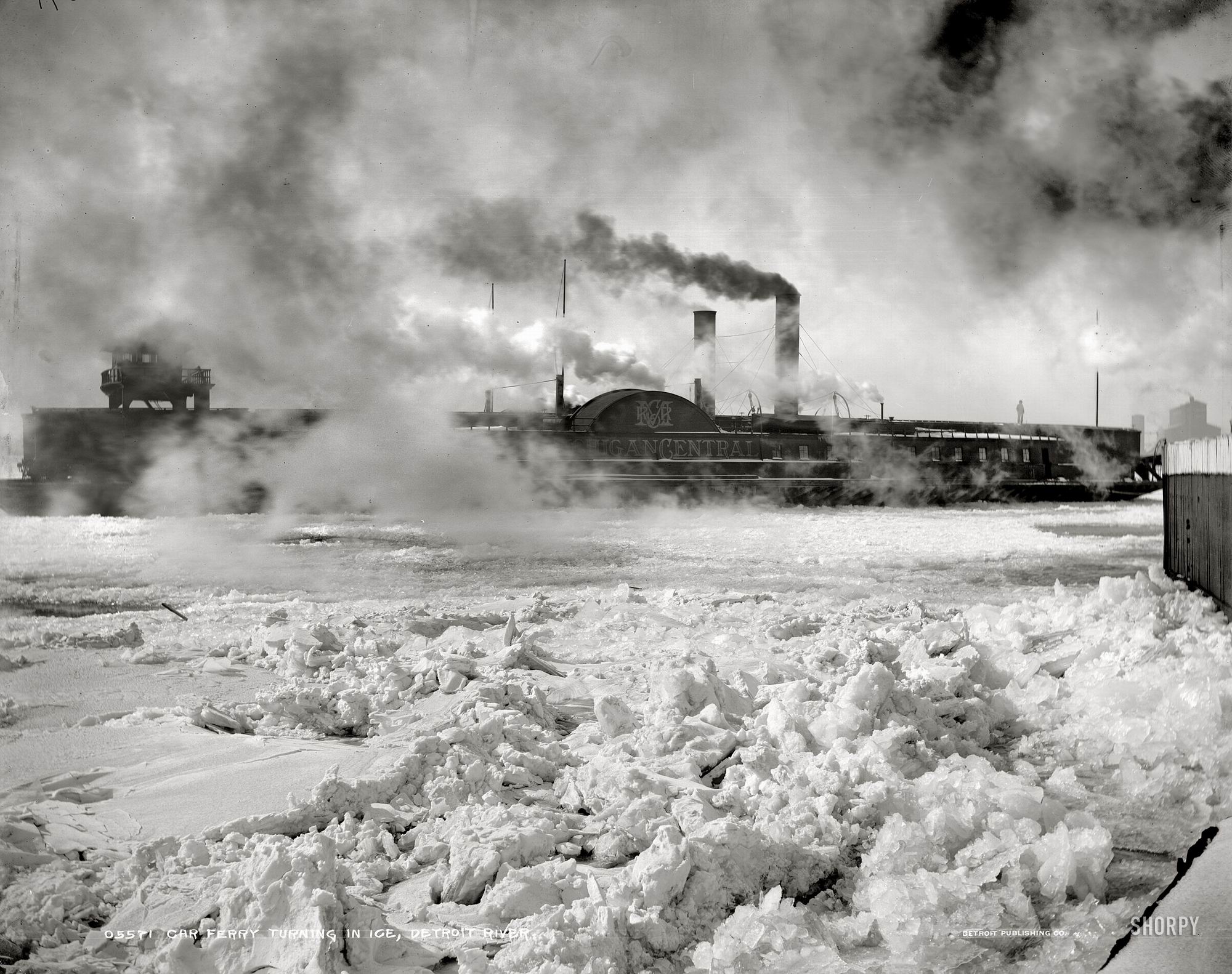 Железнодорожный ледокольный паром MICHIGAN CENTRAL. Река Детройт. 1900 г. - 1.jpg