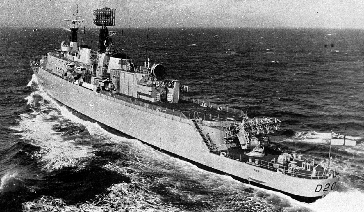 HMS FIFE D20-1.jpg