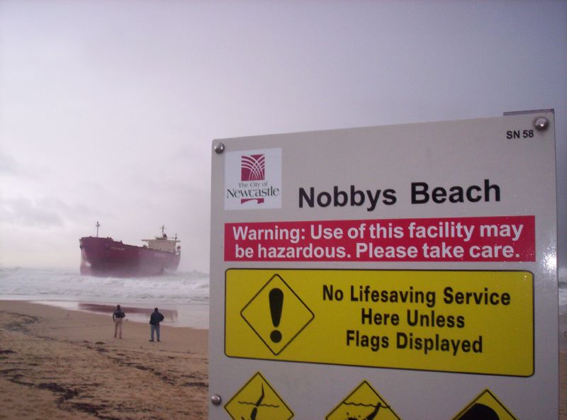 Ship wrecked off Nobbys Beach Newcastle NSW08-06-07.jpg