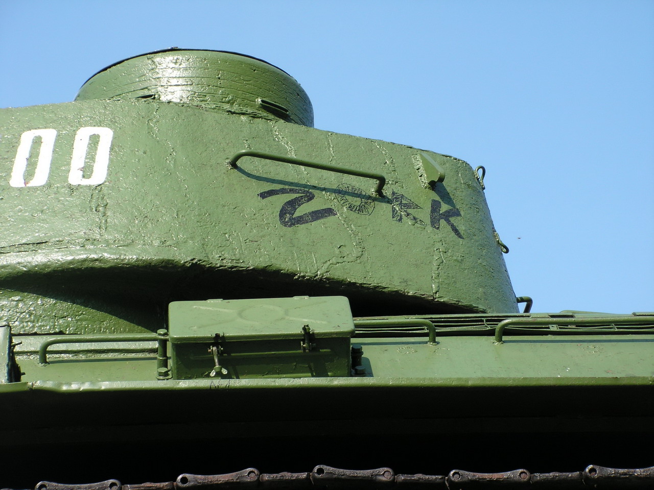Т-34-85 (Минск, военный городок Уручье, памятник около Дома Офицеров)_07.JPG