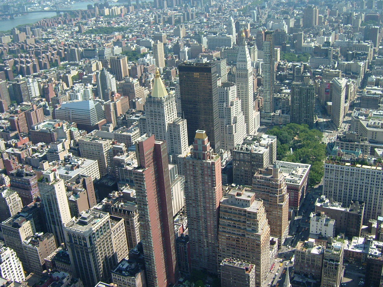 9 июля 2011 г. - вид с 86 этажа Empire State Building.JPG