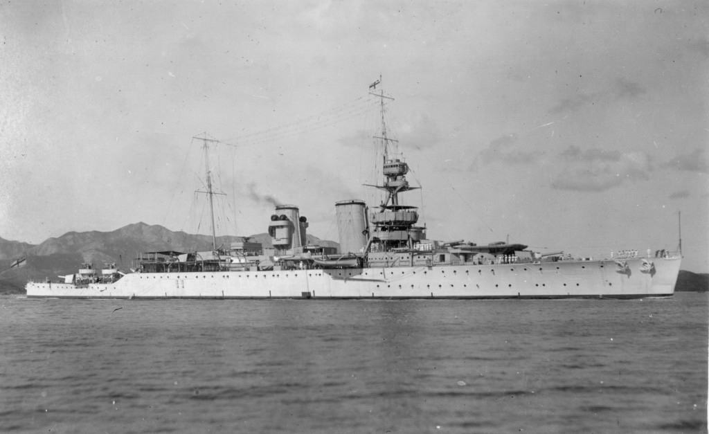 HMS Hawkins 1919-20.jpg