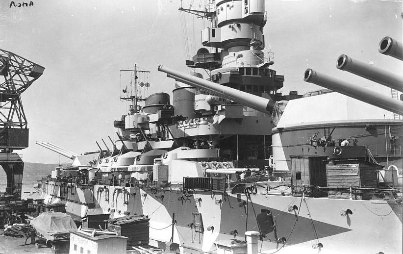 Roma a Trieste 06.1942 midships.JPG