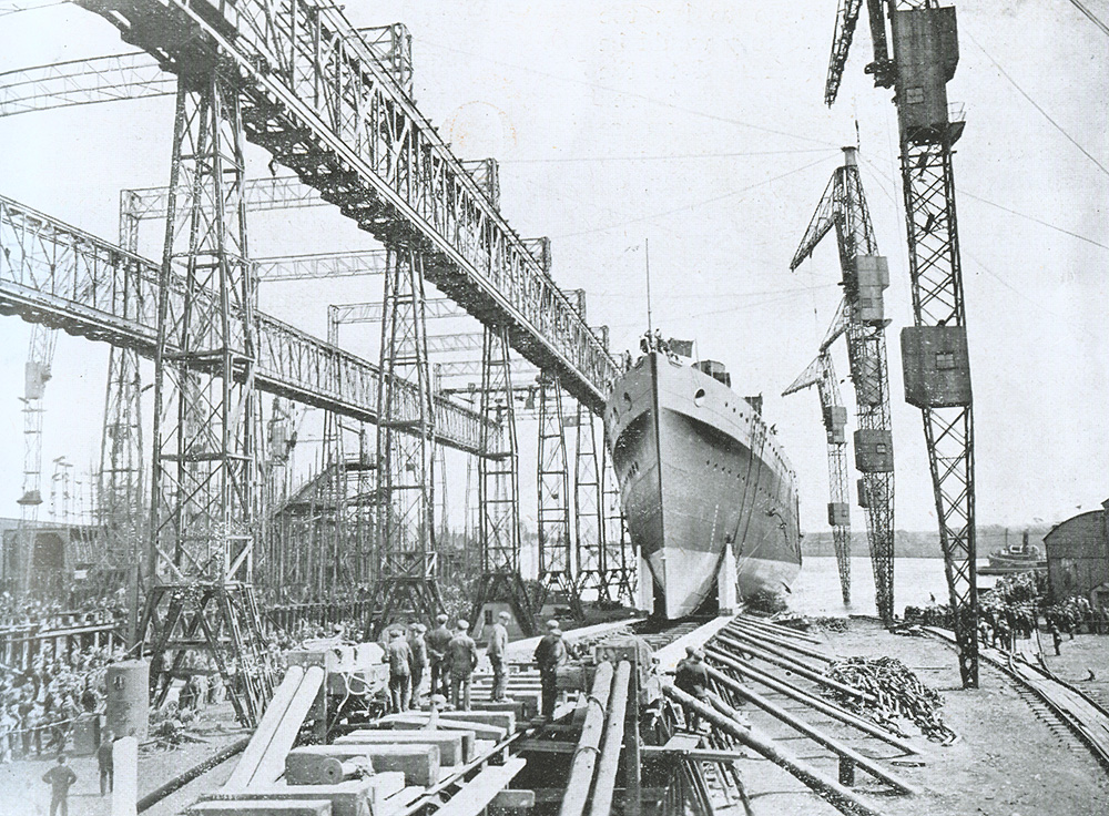 Launch of HMS Shropshire, 1928.jpg