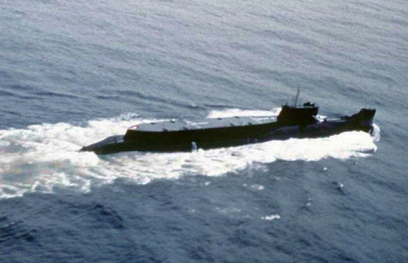 Diesel submarine Lenok (Project 940).jpg