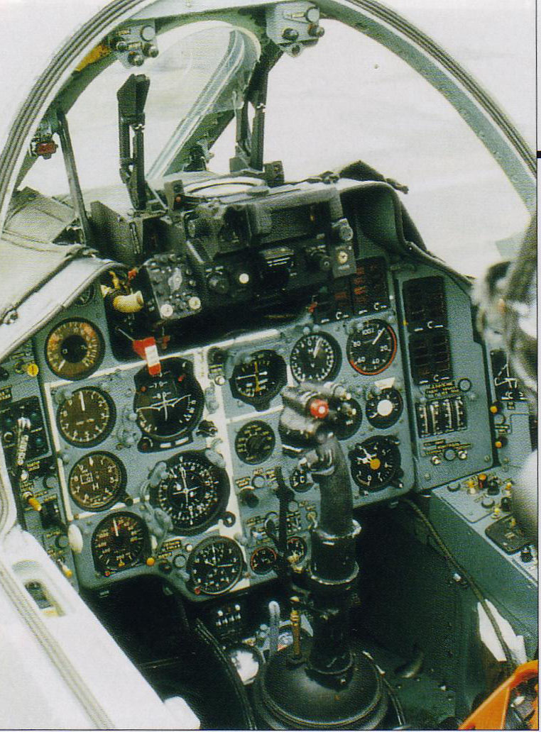 su-17 cockpit 2.jpg