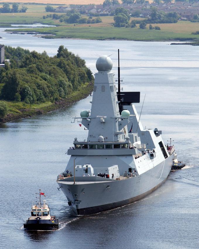 HMS-Daring-04124980.jpg