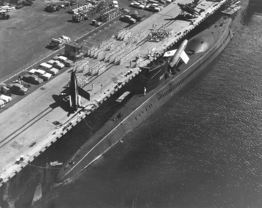 USS Halibut (SSGN-587) - probably Jan 4, 1960.jpg