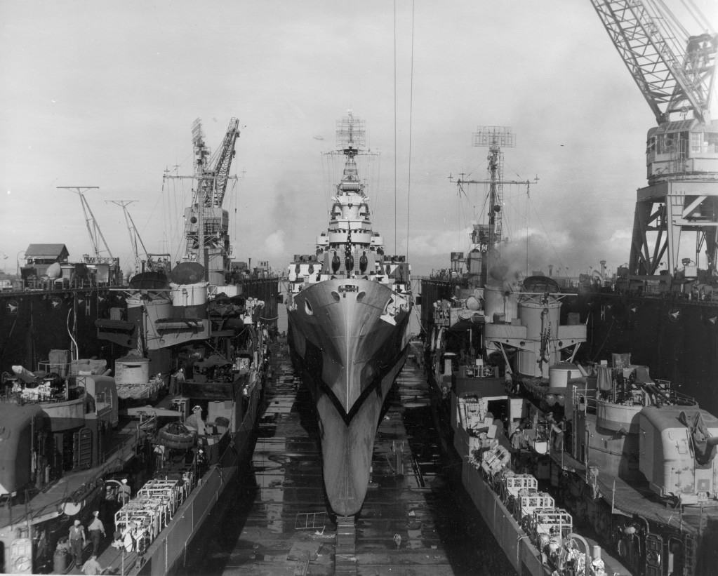 USS Canberra (CA-70) USS Killen (DD-593) USS Claxton (DD-571) - Dec 1944 - photo 2.jpg