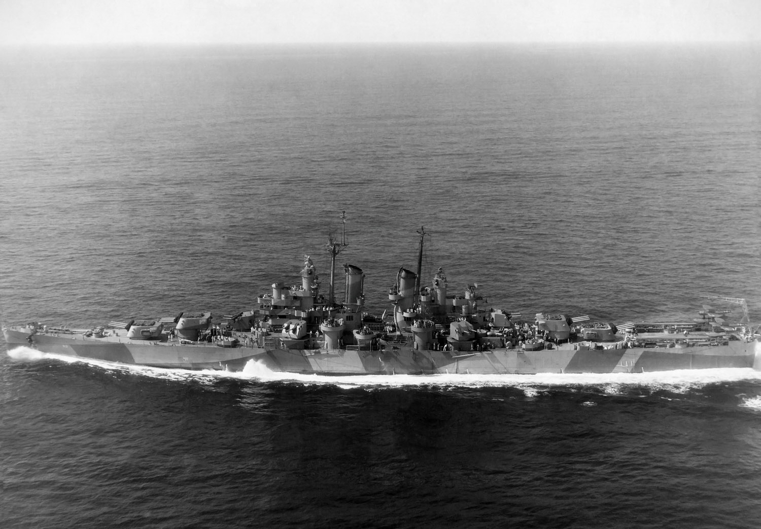 USS Astoria (CL-90) 1944-1.jpg