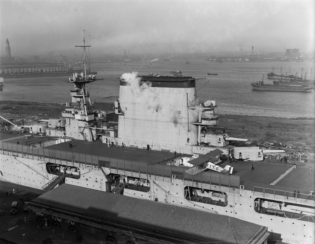 USS LEXINGTON (CV2) about 1927.jpg