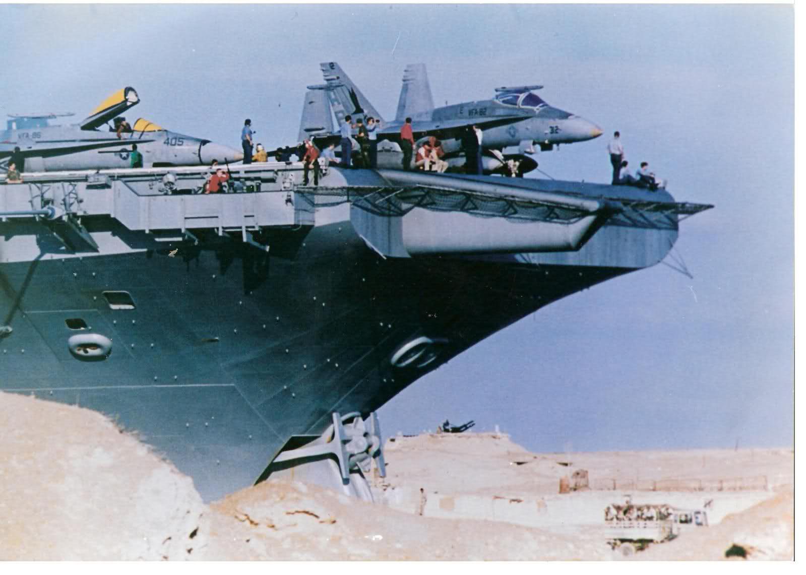 USS Americe CV66 passing through the Suez Canal.jpg