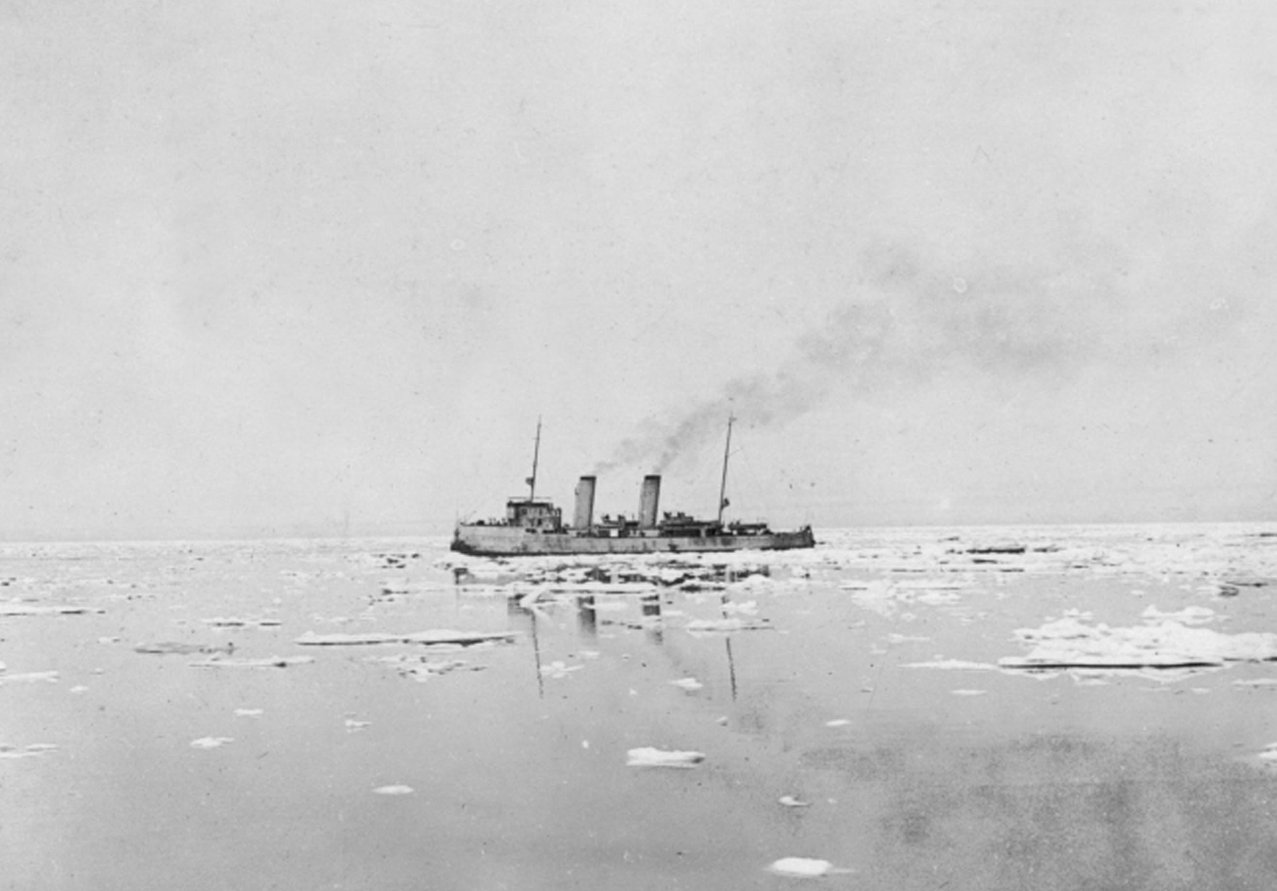 МИКУЛА, лед. канад. правит-ва, 03.1926.jpg