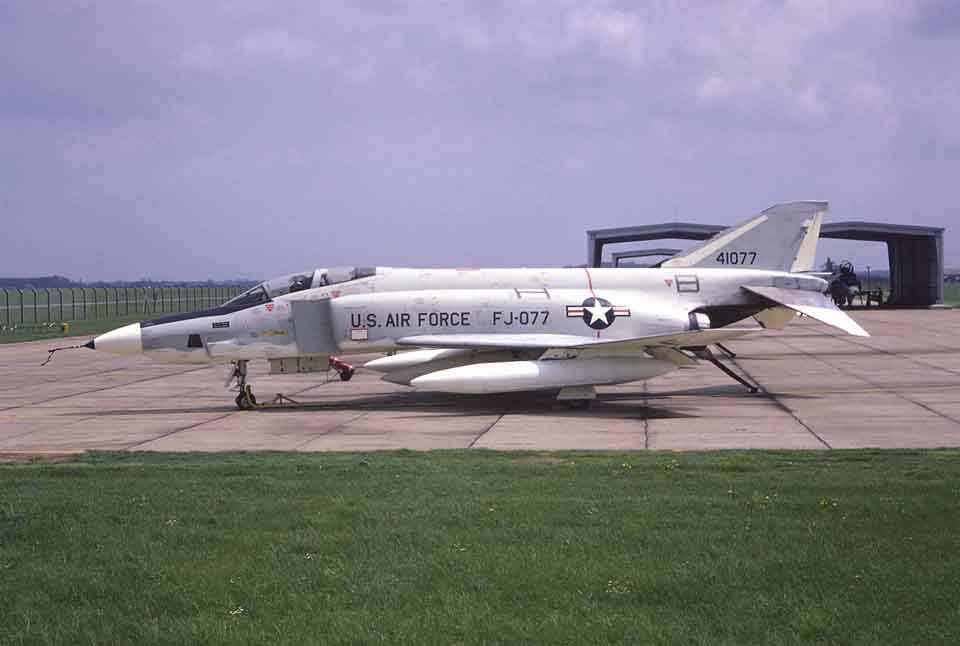 RF-4C Phantom II.jpg