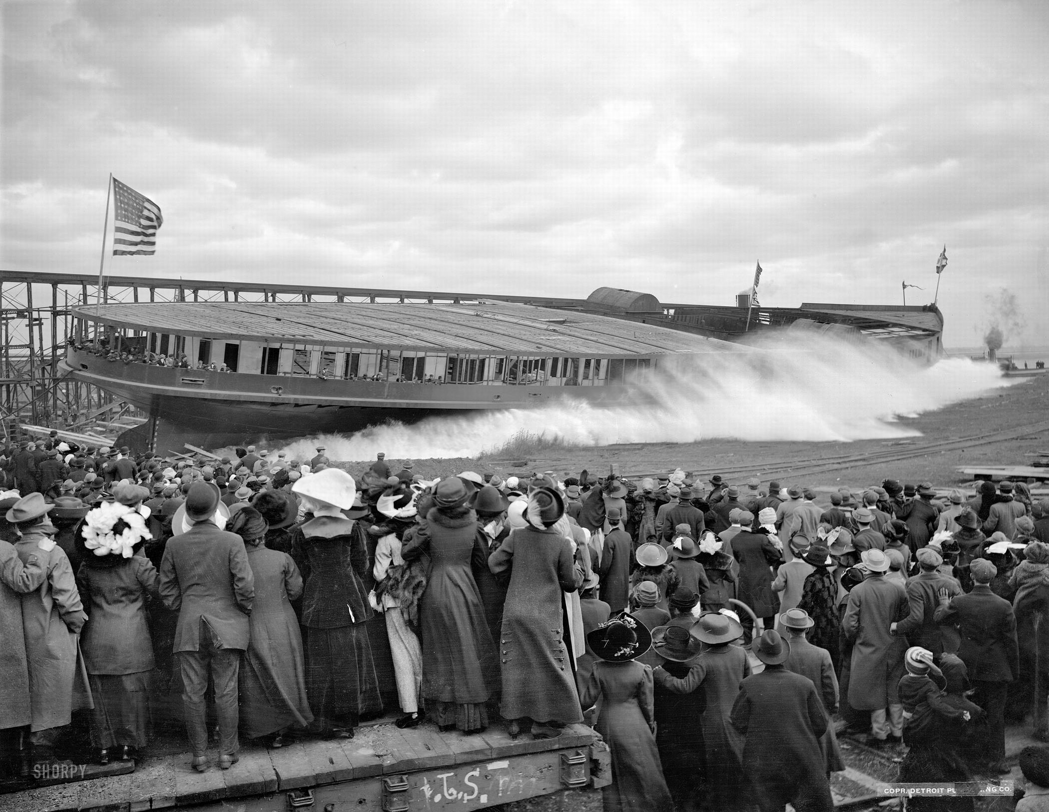 November 9, 1912. Wyandotte, Michigan. Steamer Seeandbee, the launch.jpg