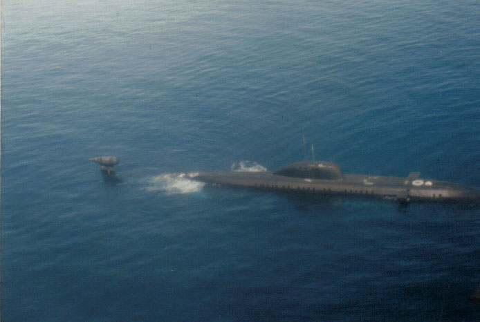 Soviet_victor_III_submarin.jpg
