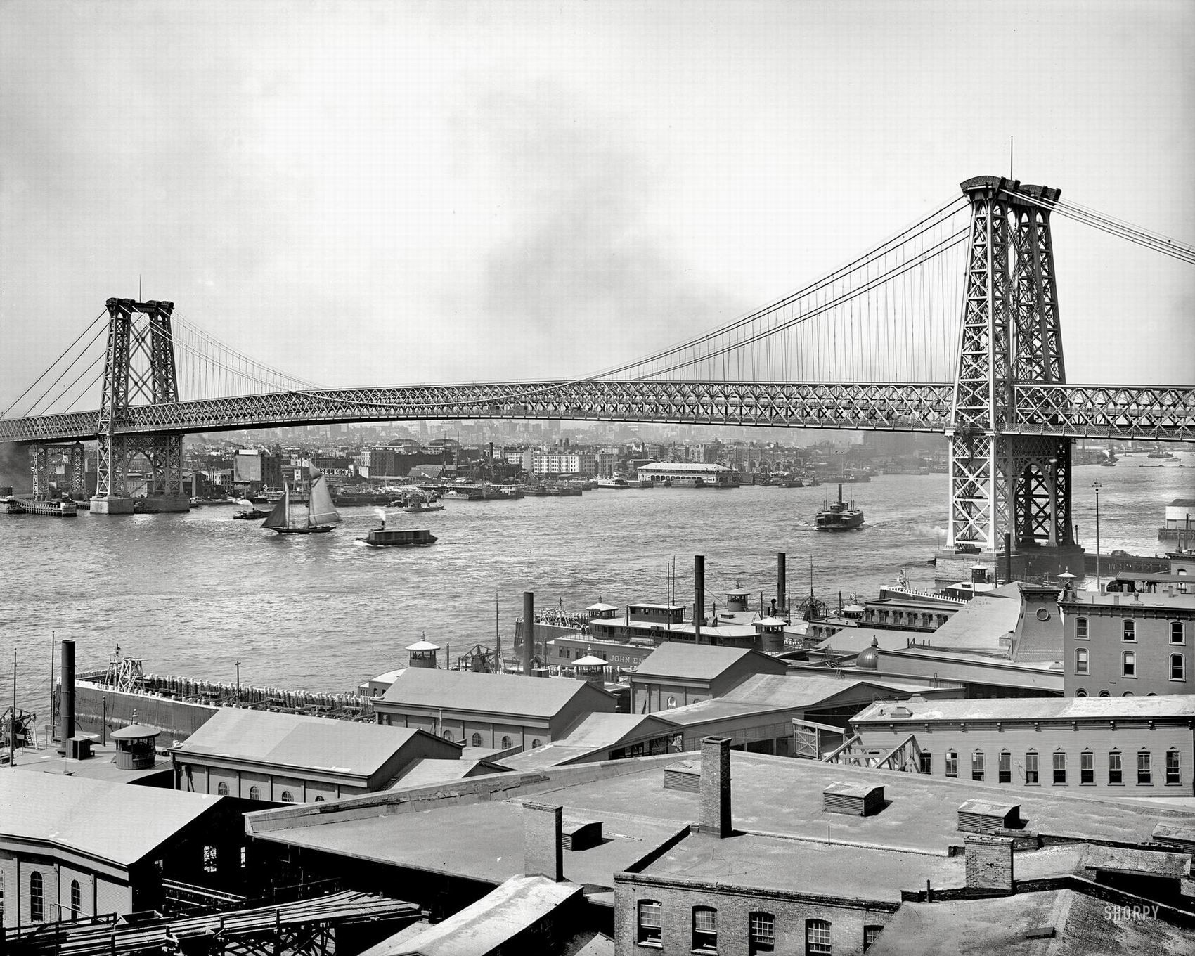New York circa 1904. Williamsburg Bridge over East River.jpg
