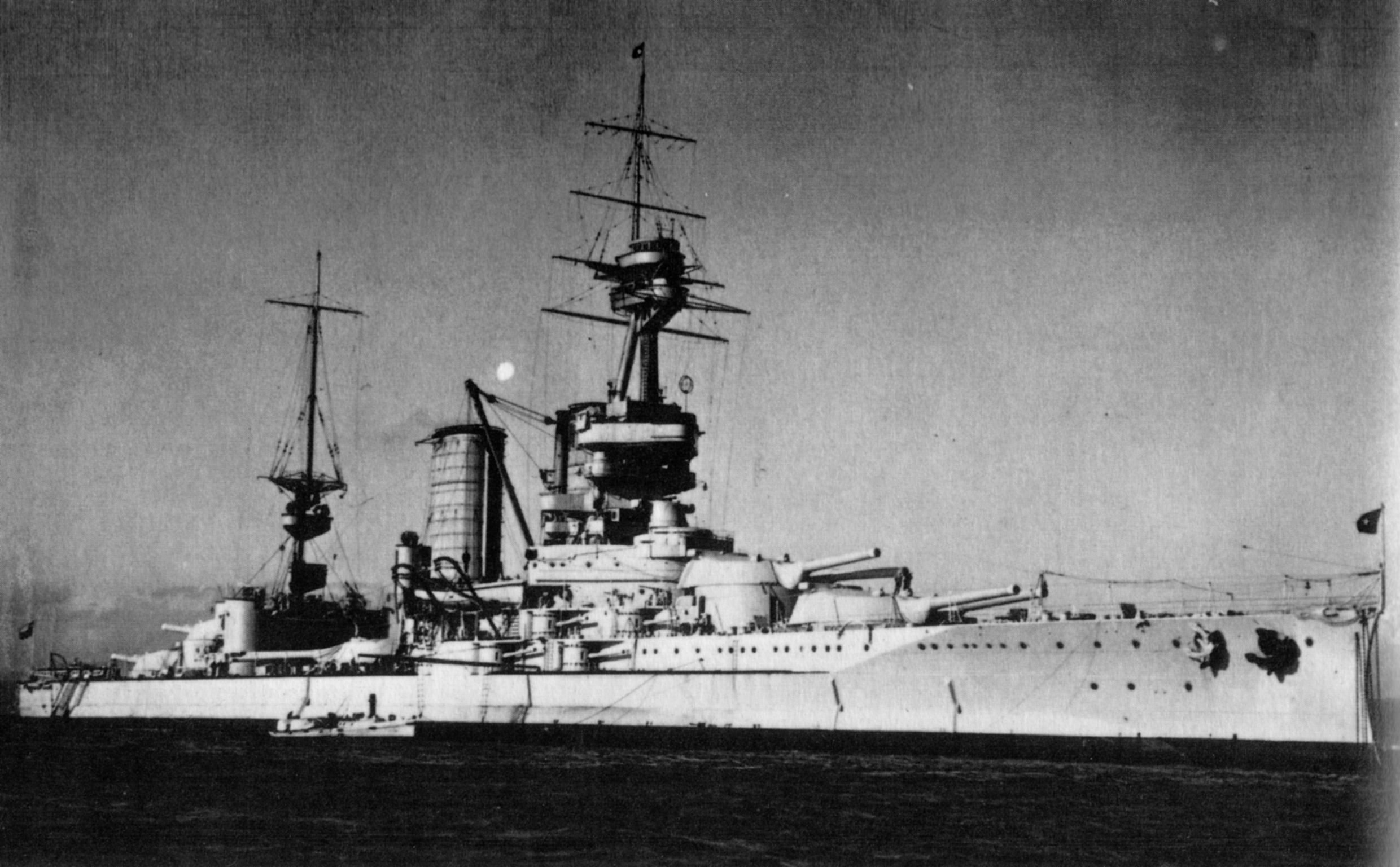 Almirante Latorre prior Second World War.JPG