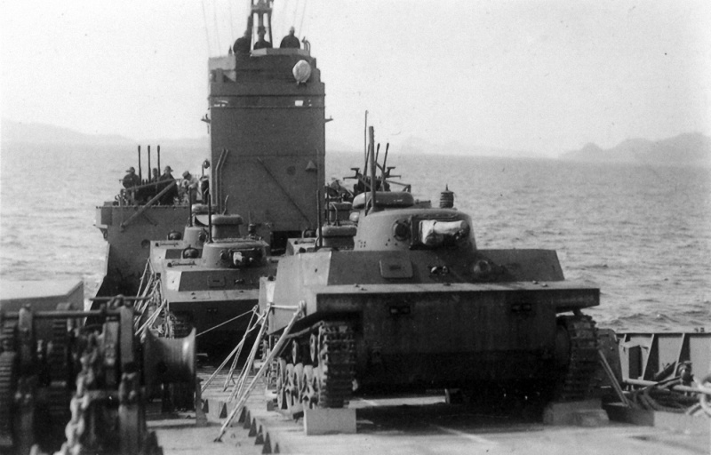 japanese_amphibious_tanks_1944_saipan.1roe8tdgdnvo0kc04kww8ok0k.ejcuplo1l0oo0sk8c40s8osc4.th.jpeg